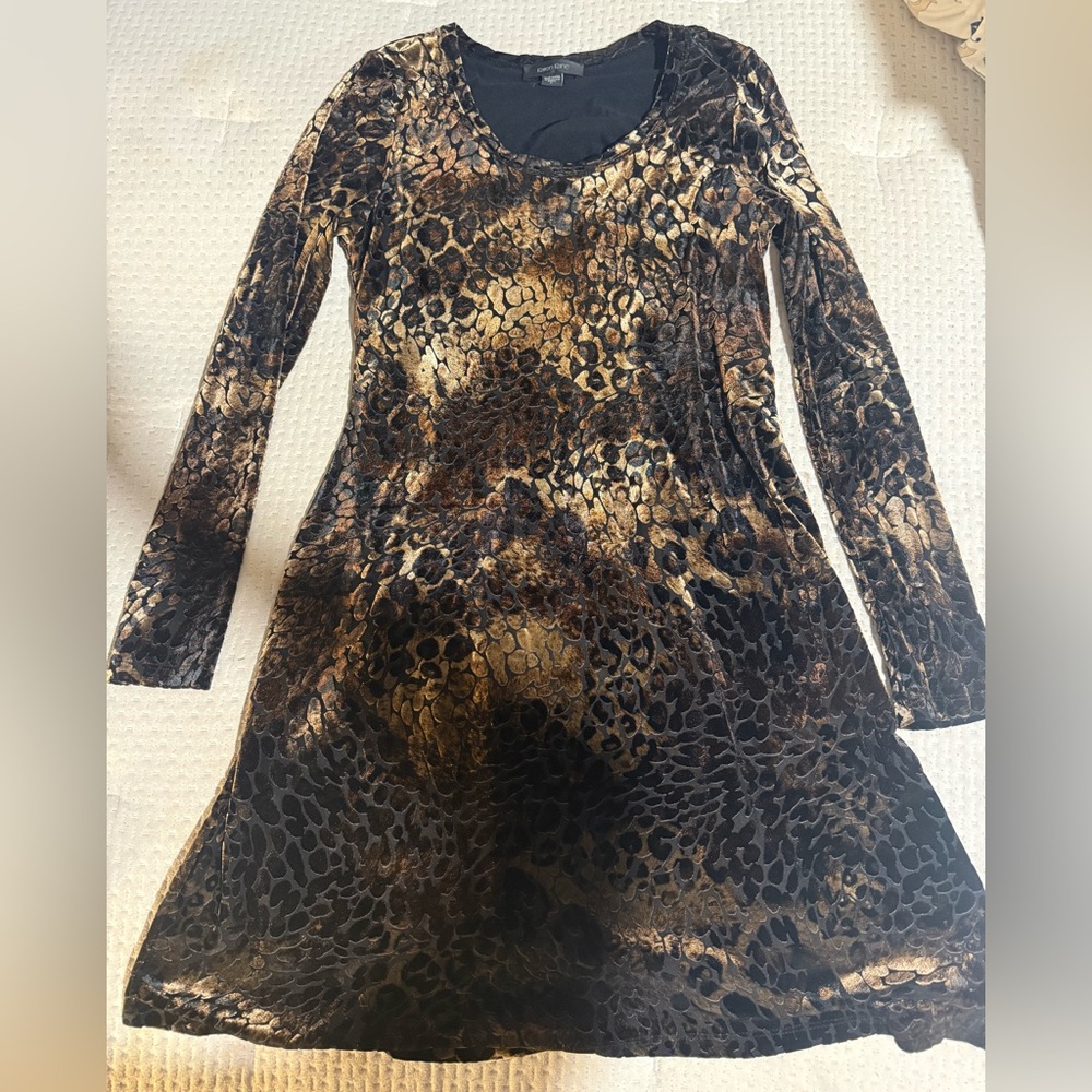 Stylish Leopard Print Woman Dress. Velvet material. Short/Mid-length Large